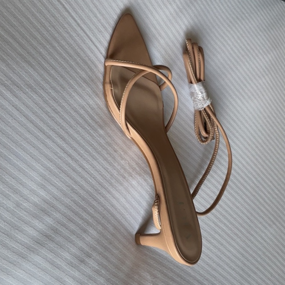 Vici Kitten heel in Nude size 9